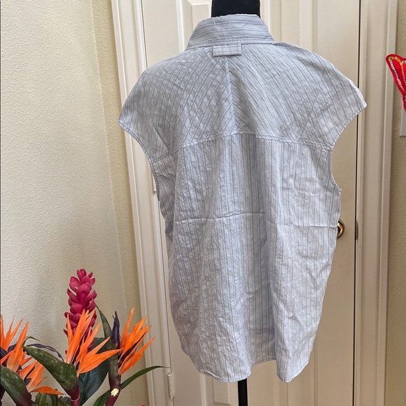 NWT Saint Art Perth Pinstripe blouse M - Picture 7 of 10